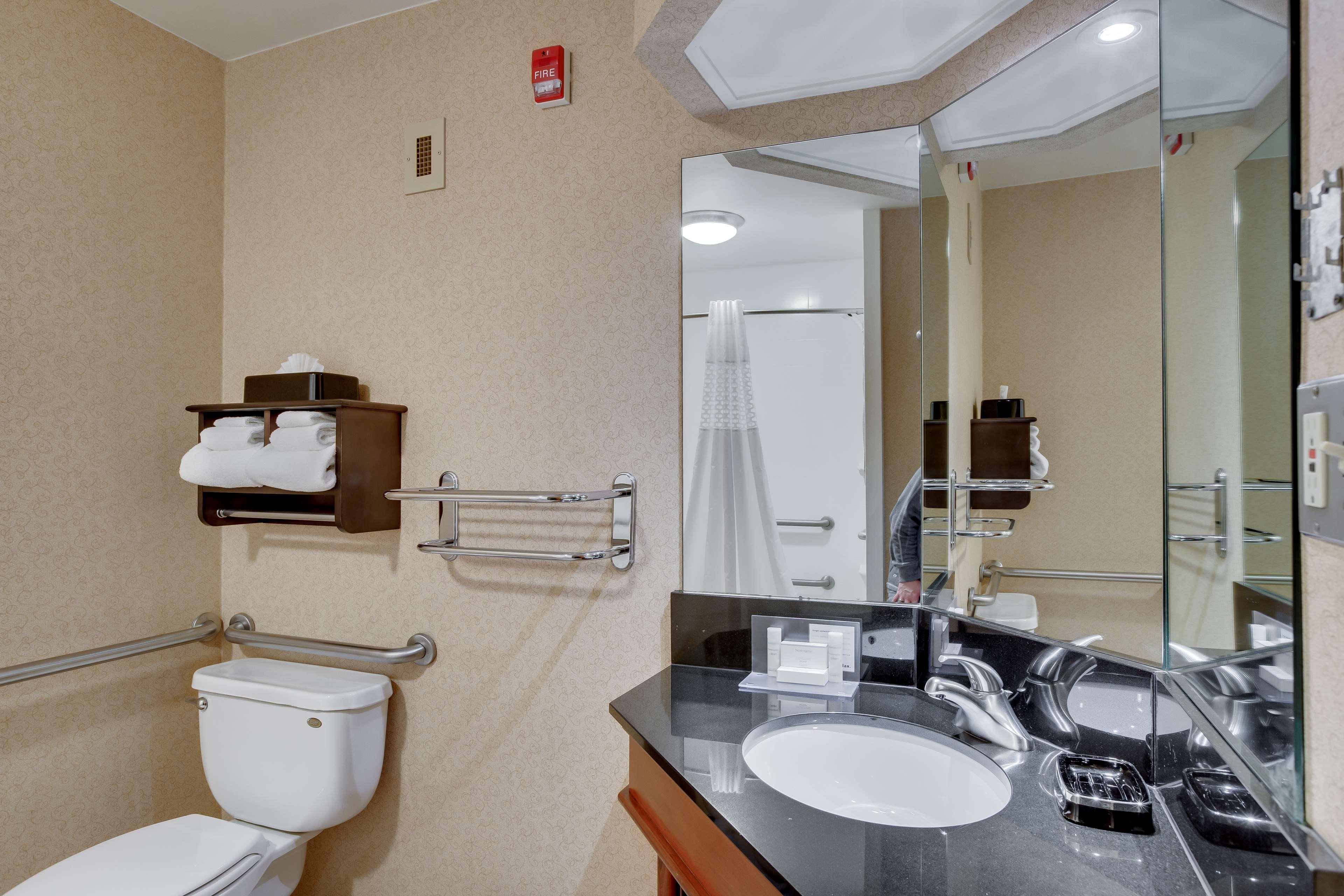 Wingate By Wyndham Cranberry Hotel 3*